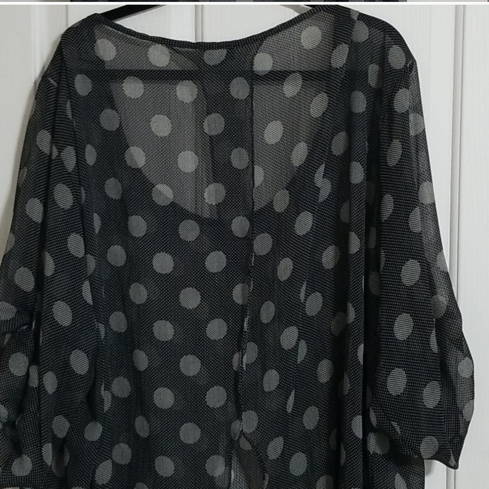 Torrid Size 4 Black and White Top with Tulip Back